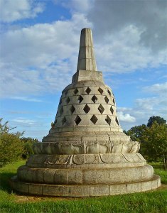 Amaravati Buddhist Monastery Stupa, Photo: © Julio Parry
