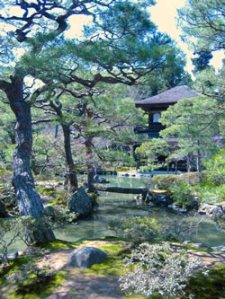 Ashikaga Yoshimasa's (足利義政 1436-90) Ginkaku-ji (銀閣寺 'Temple of the Silver Pavilion') epitomizes Higashiyama Bunka (東山文化-East Mountain Culture). Photo © @KyotoDailyPhoto