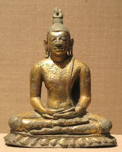 Seated Buddha : Anuradhapura period, ca. 9th century, Sri Lanka. © Metropolitan Museum of Art