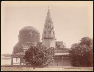 The Shri Digamber Jain Temple, with the Dhamekh Buddhist Stupa in the background. Sarnath. (photographer unknown 1860s–70s) © The Metropolitan Museum of Art