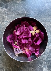 Bowl of dried flowers.