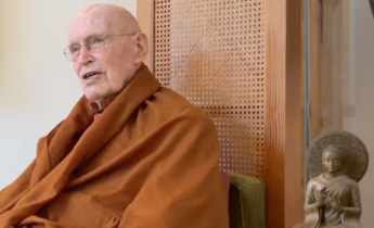 Old age and personality, by Ajahn Sumedho.